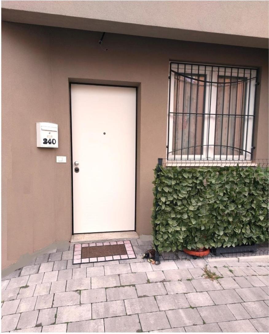 Sweet Mira Apartment Bagian luar foto