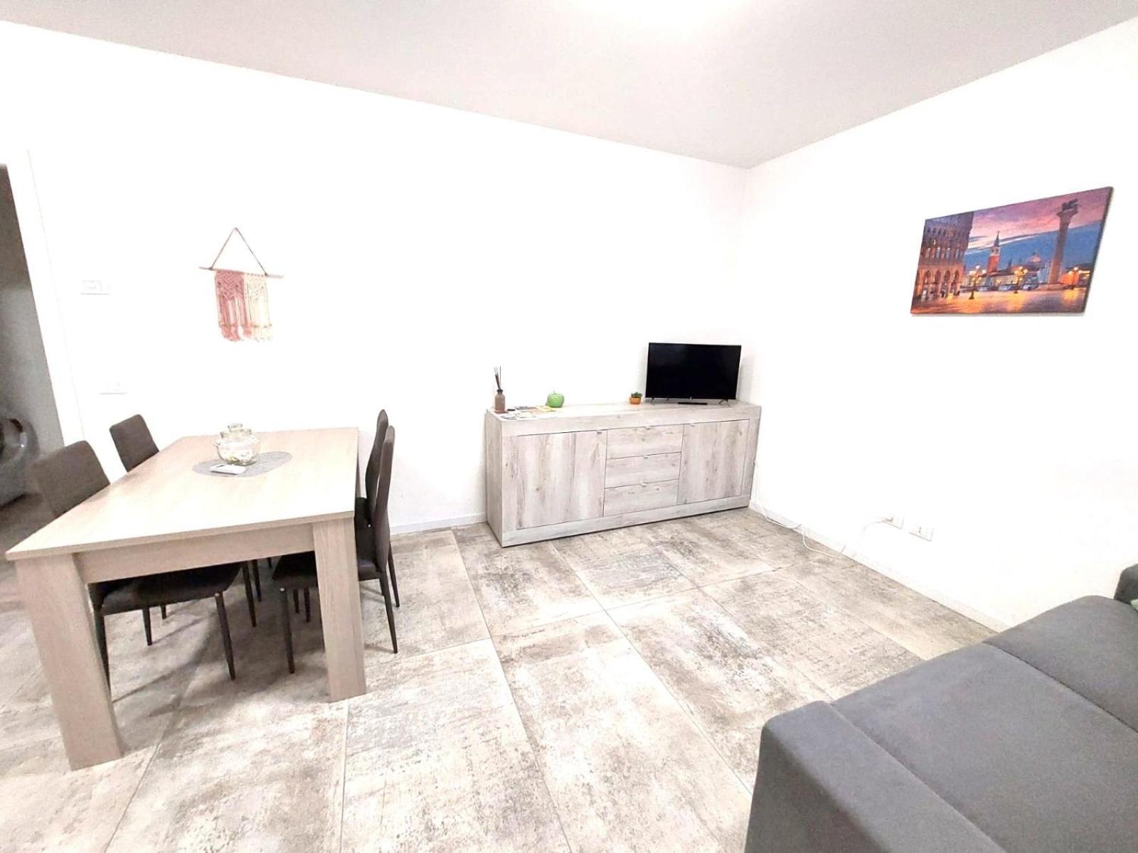 Sweet Mira Apartment Bagian luar foto